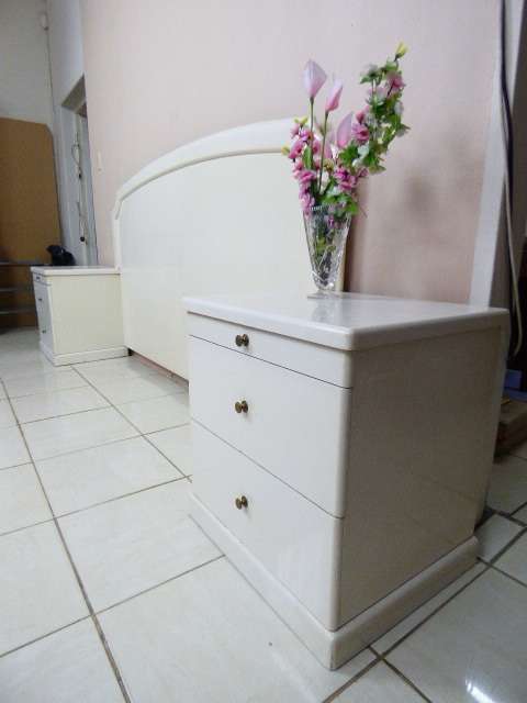 A GORGEOUS GENUINE "FLORENTINE" KING SIZE HEADBOARD WITH SIDE PEDESTALS. STUNNING!!!