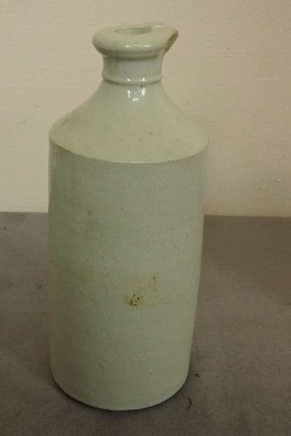 A WONDERFUL RARE ANTIQUE STONEWARE "GINGER BEER" BOTTLE IN STUNNING CONDITION