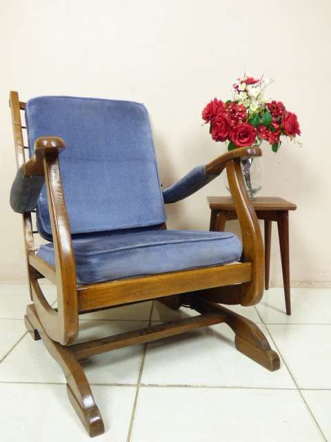 A WONDERFUL VINTAGE COILED SPRING ROCKING CHAIR - GORGEOUS IN A SUN ROOM OR ON A PATIO!!!