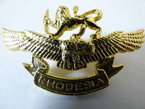 A RHODESIAN AIR FORCE LADIES CAP BADGE.