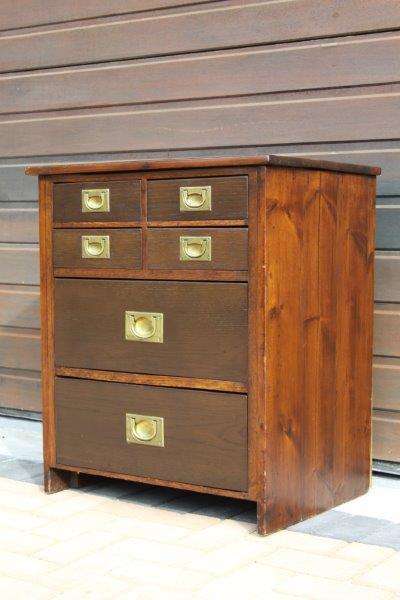 A MAGNIFICENT OAK CHEST OF DRAWERS w EXQUISITE ORIGINAL BRASS HANDLES. FABULOUS!!