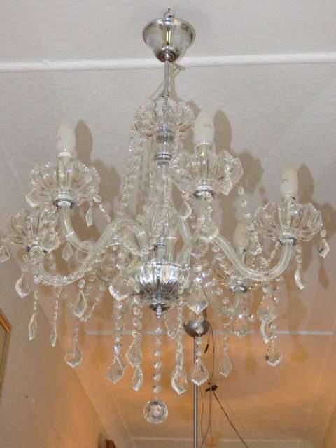 A SUPERB AND EXPENSIVE CRYSTAL CHANDELIER WITH CURVED GLASS ARMS AND 6x LIGHT FITTINGS = WOW!!!