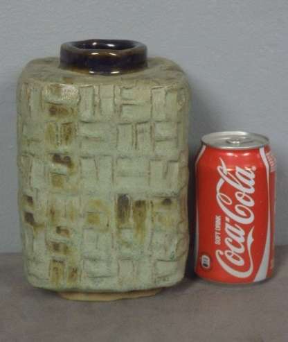 AN AWESOME AND UNUSUAL VINTAGE RETRO STONEWARE VASE IN WONDERFUL CONDITION