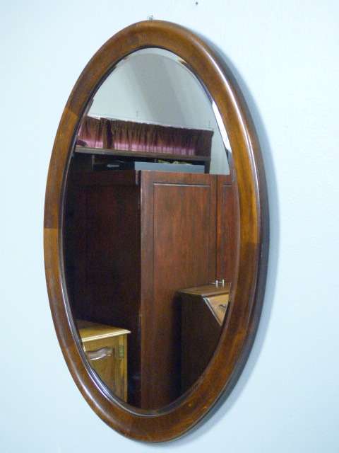 A STUNNING VINTAGE (LARGE) "OVAL"  WALL HANGING BEVELLED MIRROR. BEAUTIFUL DETAILING!!!