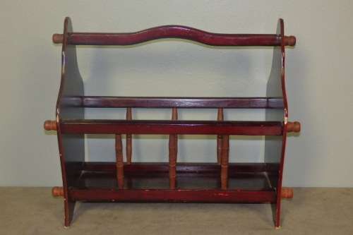 A GORGEOUS VINTAGE WOODEN MAGAZINE STAND/ RACK WITH A CARRY HANDLE