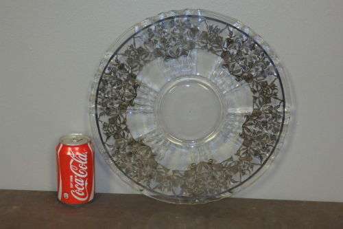 A MAGNIFICENT LARGE VINTAGE GLASS PLATTER WITH AMAZING SILVER "LACE WORK" DETAILING ON THE PLATE
