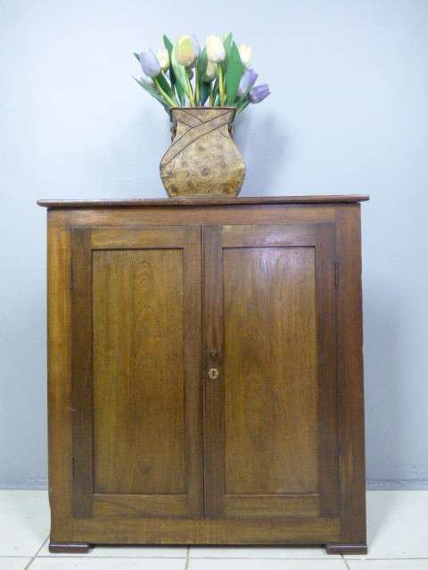 AN EXQUISITE VINTAGE TEAK CORNER DISPLAY CABINET w A LARGE CUPBOARD, BEAUTIFUL IN ALL LIVING AREAS!!