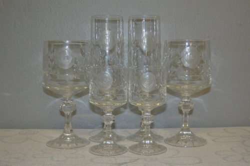 A BEAUTIFUL 6 pc ROSE CUT CRYSTAL GLASSES SET INCLUDING LIQUEUR, WINE AND CHAMPAGNE GLASSES