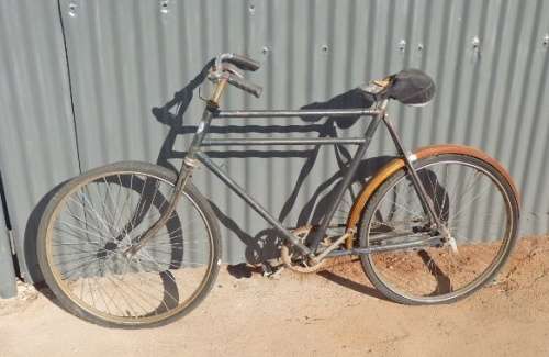 AN AMAZING VINTAGE "SADEM" ROAD BICYCLE - PREFECT FOR RESTORATION OR A FEATURE PIECE