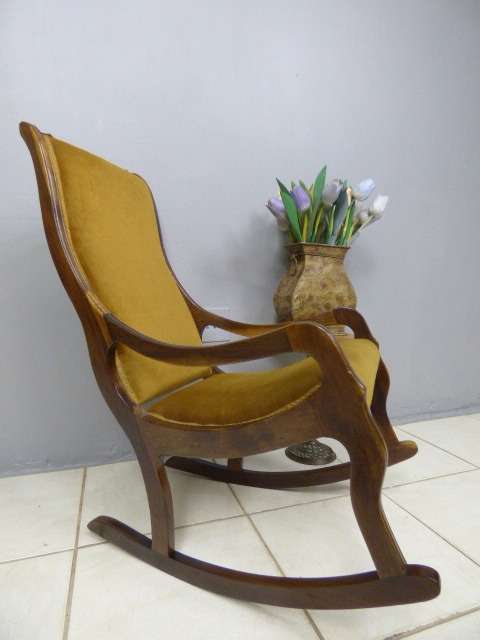 AN EXQUISITE VINTAGE ROCKING CHAIR - GORGEOUS IN A BABY ROOM, READING ROOM, SUNROOM OR ON A PATIO!!!