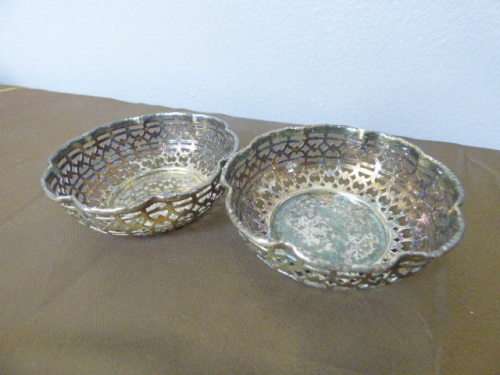 2 STUNNING "ALEX AND CLARK" WELBECK PLATE PIERCED SILVER BONBON BOWLS, LOVELY FOR SWEETS!Bid/bOWL
