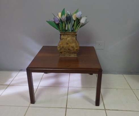 A GORGEOUS VINTAGE "SQUARE" TEAK CENTRE/ COFFEE TABLE IN EXCELLENT CONDITION