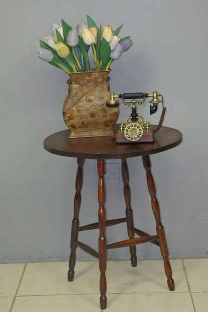 AN AWESOME "TALLER" ROUND WOODEN OCCASIONAL TABLE - PERFECT AS A DISPLAY TABLE