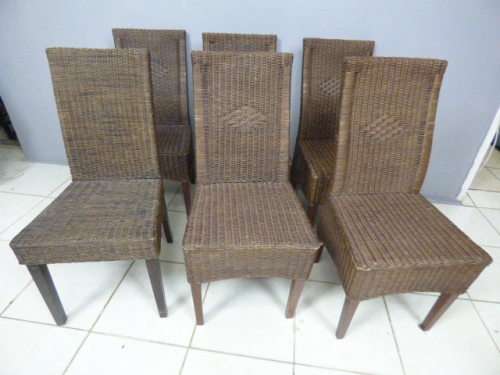 6 WONDERFUL (ALL-WEATHER RATTAN) OUTDOOR PATIO CHAIRS w COVERS. FABULOUS OUTDOOR FURNITURE!