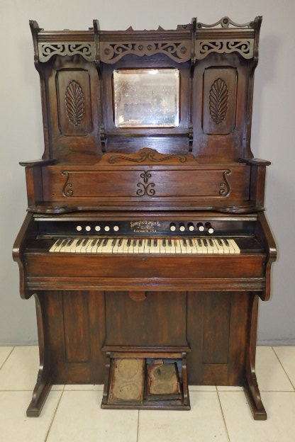 AN INCREDIBLY RARE ANTIQUE EDWARDIAN (1902 - 1913) SPRINGFIELD ORGAN Co. HIGH BACK PARLOR PUMP ORGAN