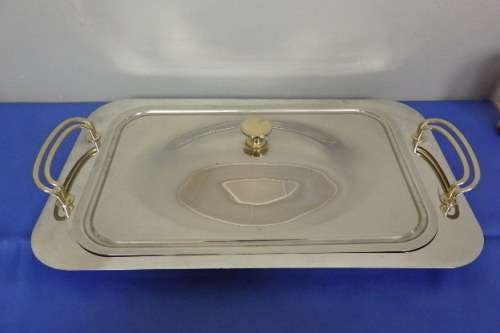 A BEAUTIFUL LARGE SILVER PLATED LIDDED TUREEN FOR A GLASS SERVING DISH