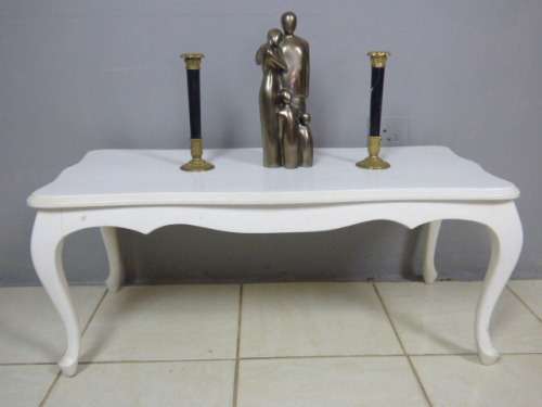A BEAUTIFUL, ELEGANT & VERY STYLISH PAINTED QUEEN ANNE LEG STYLE COFFEE TABLE. GORGEOUS!!!