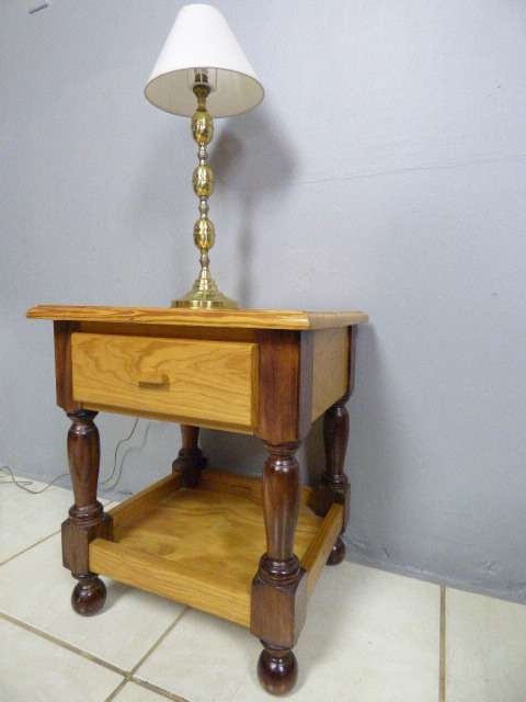 AN ABSOLUTELY GORGEOUS, STYLISH YELLOW WOOD AND IMBUIA SIDE PEDESTAL WITH A DRAWER!! STUNNING!!!