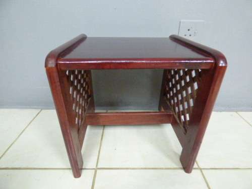 AN AWESOME LATTICE WORK BENCH, ADD A CUSHION, PERFECT IN THE LAPA OR ON A PATIO!!