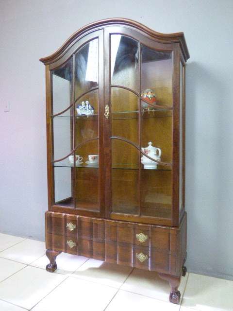 A SPECTACULAR BALL & CLAW IMBUIA GABLED DISPLAY CABINET WITH 3 DRAWERS! ABSOLUTELY MAGNIFICENT!!