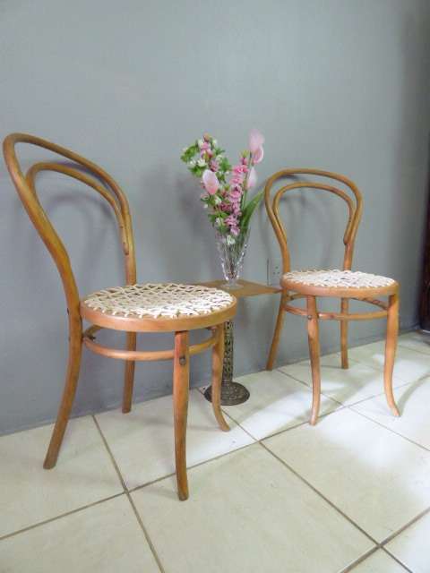 WOW! TWO STUNNING VINTAGE BENTWOOD RIEMPIE CHAIRS IN GREAT CONDITION! bid/chair
