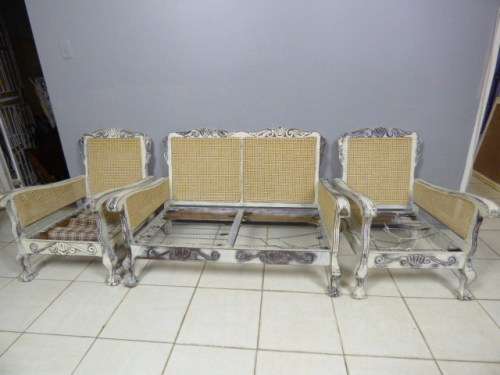 A FANTASTIC THREE PIECE BALL & CLAW RATTAN SHABBY CHIC SUITE! ADD YOUR OWN STYLE WITH NEW CUSHIONS!!
