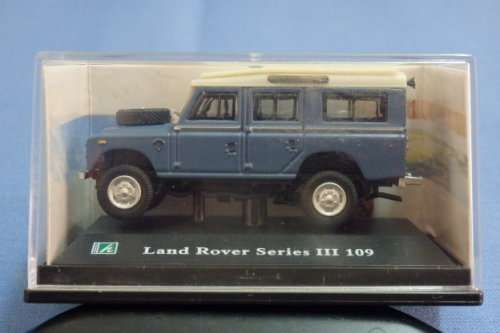 A FABULOUS (BOXED) BLUE CARARAMA LAND ROVER SERIES 111 109 DIE CAST MODEL CAR