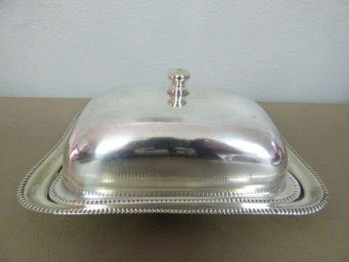 A BEAUTIFUL VINTAGE EPNS SILVER PLATED "LIDDED" BUTTER DISH, STUNNING ON YOUR DINING TABLE!!!