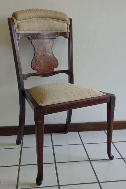 A BEAUTIFUL ANTIQUE EDWARDIAN OCCASIONAL CHAIR WITH GORGEOUS INLAY DETAILING