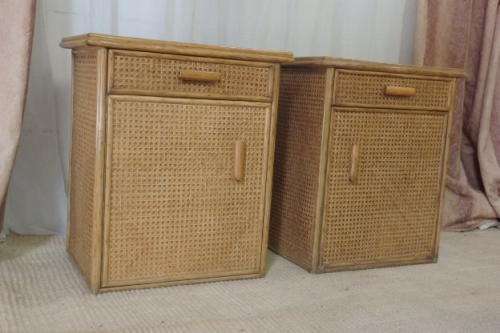 TWO STUNNING CANE AND WICKER BEDSIDE PEDESTALS WITH A DRAWER & CUPBOARD AND GLASS TOP bid/pedestal