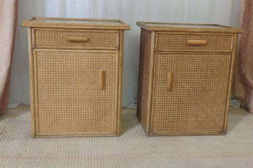 TWO STUNNING CANE AND WICKER BEDSIDE PEDESTALS WITH A DRAWER & CUPBOARD AND GLASS TOP bid/pedestal