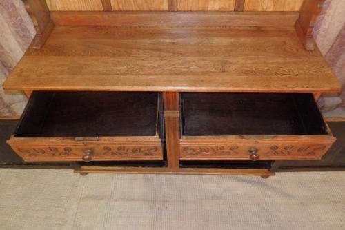A GORGEOUS SOLID OAK SIDE SERVER, IN FABULOUS CONDITION! AWESOME IN ANY DINING AREA!!