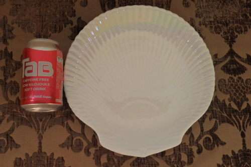 A RARE ENGLISH MADE "WEDGWOOD" BONE CHINA "NAUTILUS LUSTRE" COLLECTION LARGE COLLECTIBLE PLATE