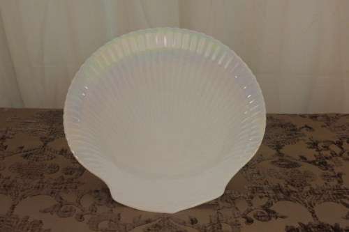 A RARE ENGLISH MADE "WEDGWOOD" BONE CHINA "NAUTILUS LUSTRE" COLLECTION LARGE COLLECTIBLE PLATE