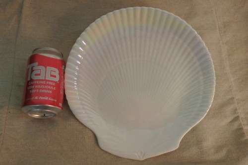 A RARE ENGLISH MADE "WEDGWOOD" BONE CHINA "NAUTILUS LUSTRE" COLLECTION LARGE COLLECTIBLE PLATE