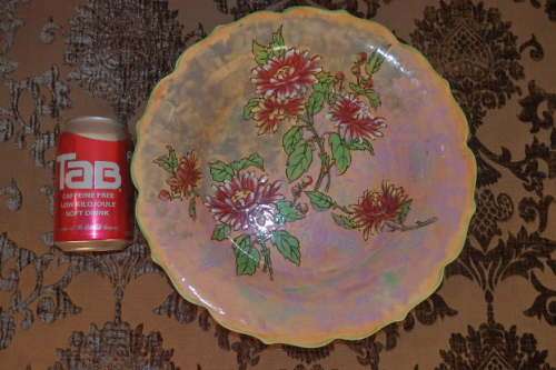 A SPECTACULAR (LARGE) ROYAL DOULTON PORCELAIN BOWL IN THE CHRYSANTHEMUM (D6299) PATTERN