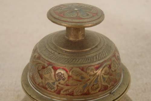 A STUNNING HAND ENGRAVED BUDDHIST BRASS CLAW BELL/ MANTRA BELL WITH BEAUTIFUL DETAILING