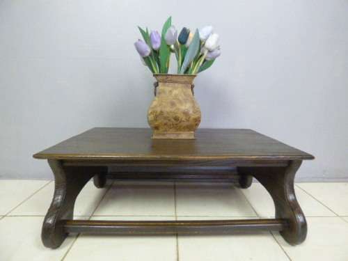 A STUNNING VERSATILE TUDOR STYLE ALL PURPOSE/COFFEE TABLE. LOVELY AROUND THE HOME!!