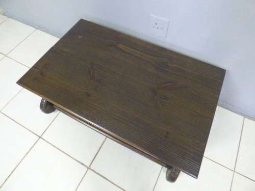 A STUNNING VERSATILE TUDOR STYLE ALL PURPOSE/COFFEE TABLE. LOVELY AROUND THE HOME!!
