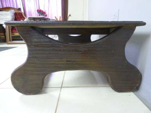 A STUNNING VERSATILE TUDOR STYLE ALL PURPOSE/COFFEE TABLE. LOVELY AROUND THE HOME!!