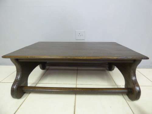 A STUNNING VERSATILE TUDOR STYLE ALL PURPOSE/COFFEE TABLE. LOVELY AROUND THE HOME!!
