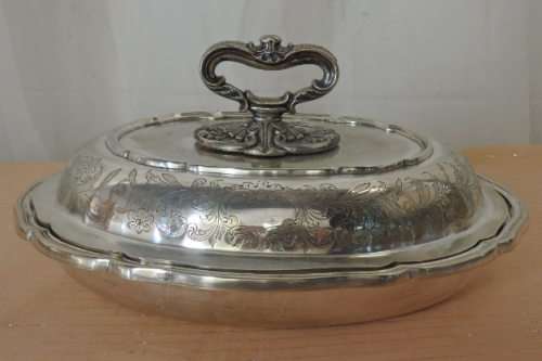 AN EXQUISITE ANTIQUE EPNS SILVER PLATED "ORNATE" LIDDED TUREEN WITH STUNNING LEAD MOUNT DETAILING