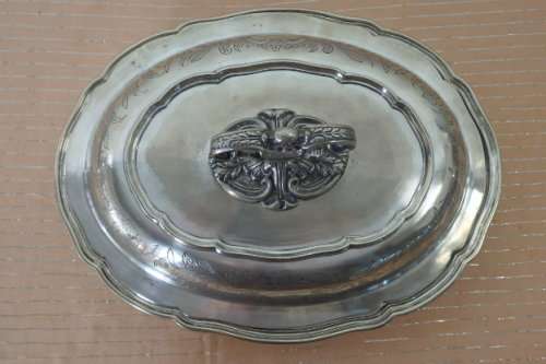 AN EXQUISITE ANTIQUE EPNS SILVER PLATED "ORNATE" LIDDED TUREEN WITH STUNNING LEAD MOUNT DETAILING