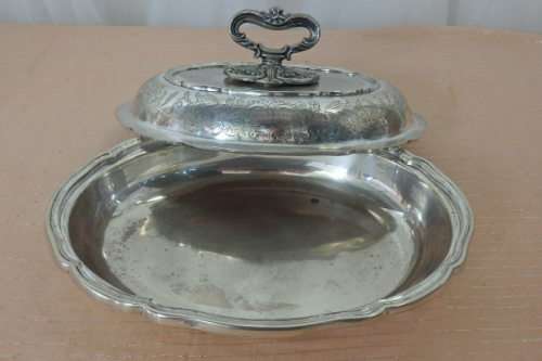AN EXQUISITE ANTIQUE EPNS SILVER PLATED "ORNATE" LIDDED TUREEN WITH STUNNING LEAD MOUNT DETAILING