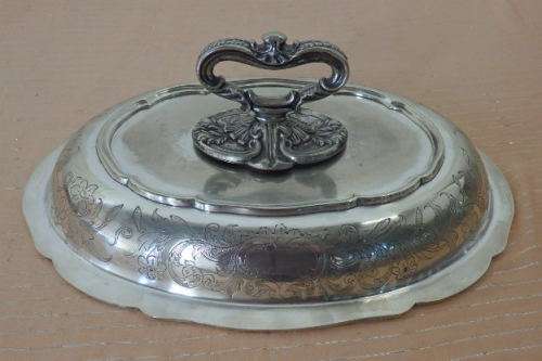 AN EXQUISITE ANTIQUE EPNS SILVER PLATED "ORNATE" LIDDED TUREEN WITH STUNNING LEAD MOUNT DETAILING