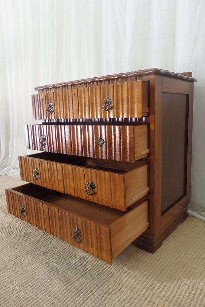 A SPECTACULAR ANTIQUE SOLID BLACKWOOD CHEST OF DRAWERS WITH 4 GOOD SIZE DRAWERS & ART DECO HANDLES
