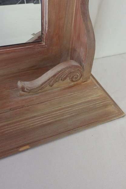 A BEAUTIFUL WALL MANTEL MIRROR WITH A BEVELLED GLASS MIRROR AND EXQUISITE CORNICE TOP