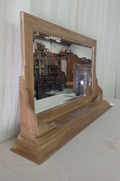 A BEAUTIFUL WALL MANTEL MIRROR WITH A BEVELLED GLASS MIRROR AND EXQUISITE CORNICE TOP