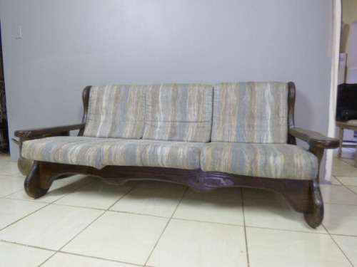 A FABULOUS, LARGE TUDOR STYLE COUCH WITH CUSHIONS IN GREAT CONDITION. PERFECT TO PAINT!!