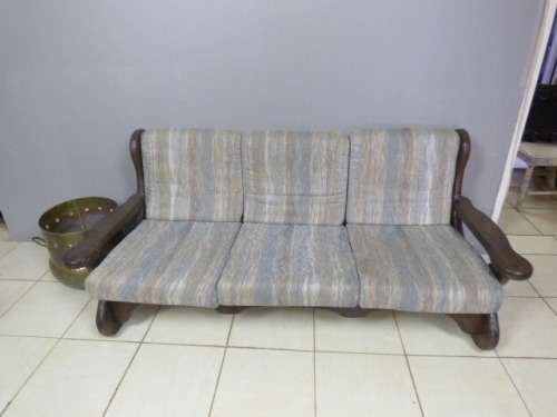 A FABULOUS, LARGE TUDOR STYLE COUCH WITH CUSHIONS IN GREAT CONDITION. PERFECT TO PAINT!!